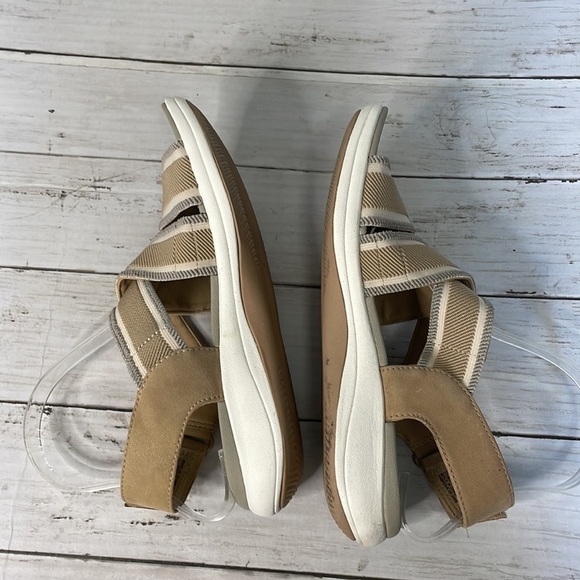 Clarks Mira Lily Tan, Gray and White Elastic Open Toe Sling Back Velcro Sandals - Picture 5 of 13